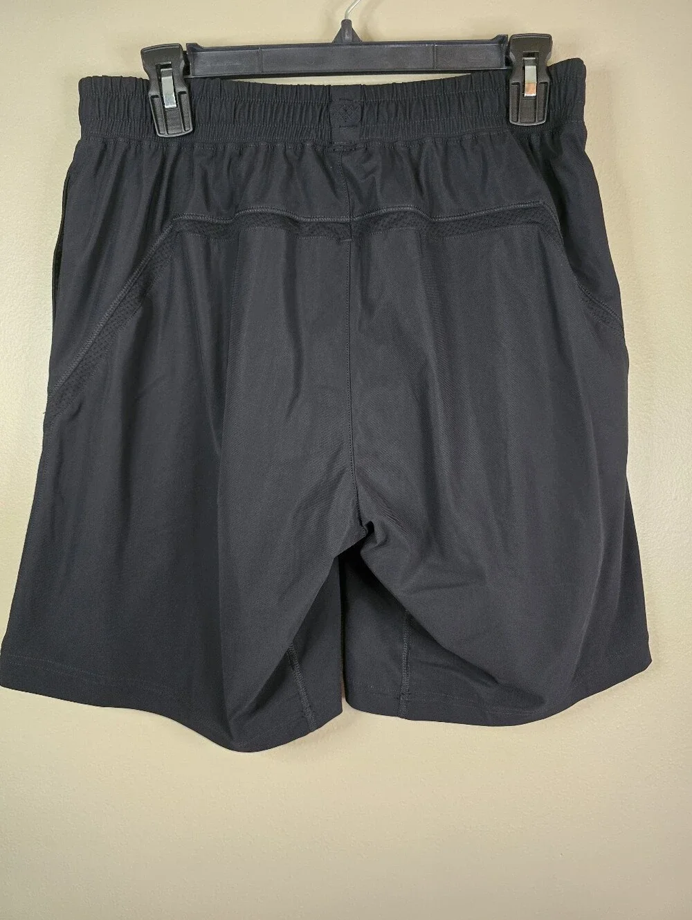 Rhone Shorts Mens Medium Black Athletic Running Training Drawstring Pockets